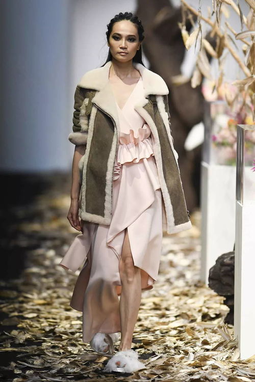 上海时装周ss19 preview moiselle,高贵典雅的女装服饰
