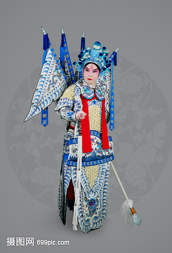 京剧《赵云》中的服饰艺术 威仪与象征的完美融合